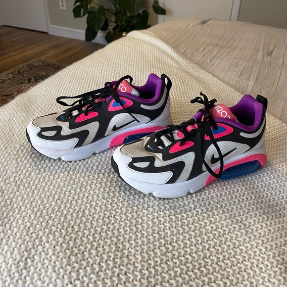 NIKE Air Max 200 - Picture 8 of 10